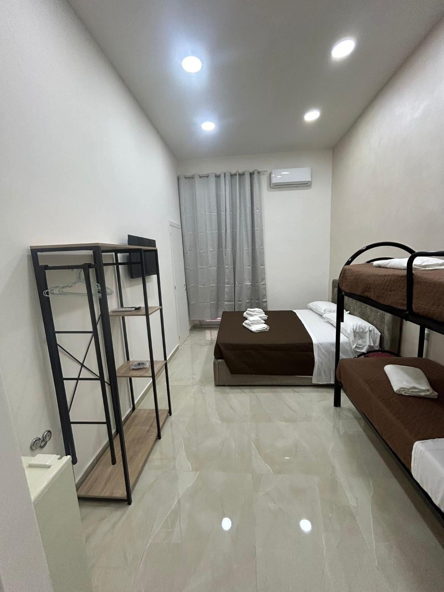 Luxury Rooms Carbonara 95 Napoli Exterior foto