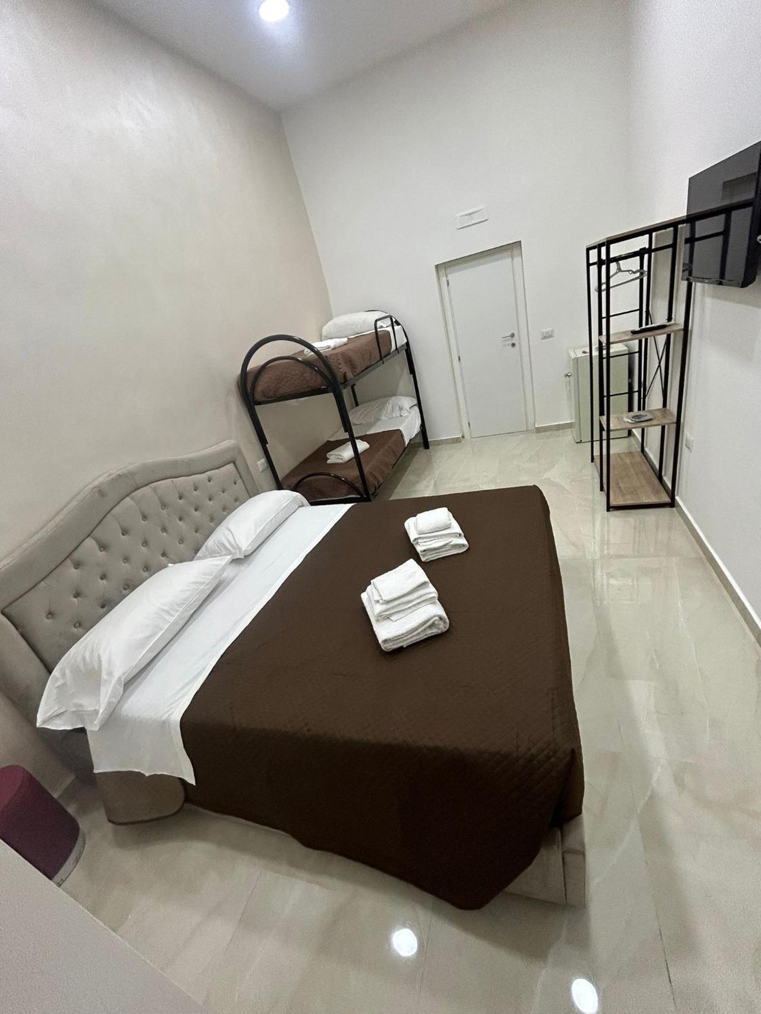 Luxury Rooms Carbonara 95 Napoli Exterior foto