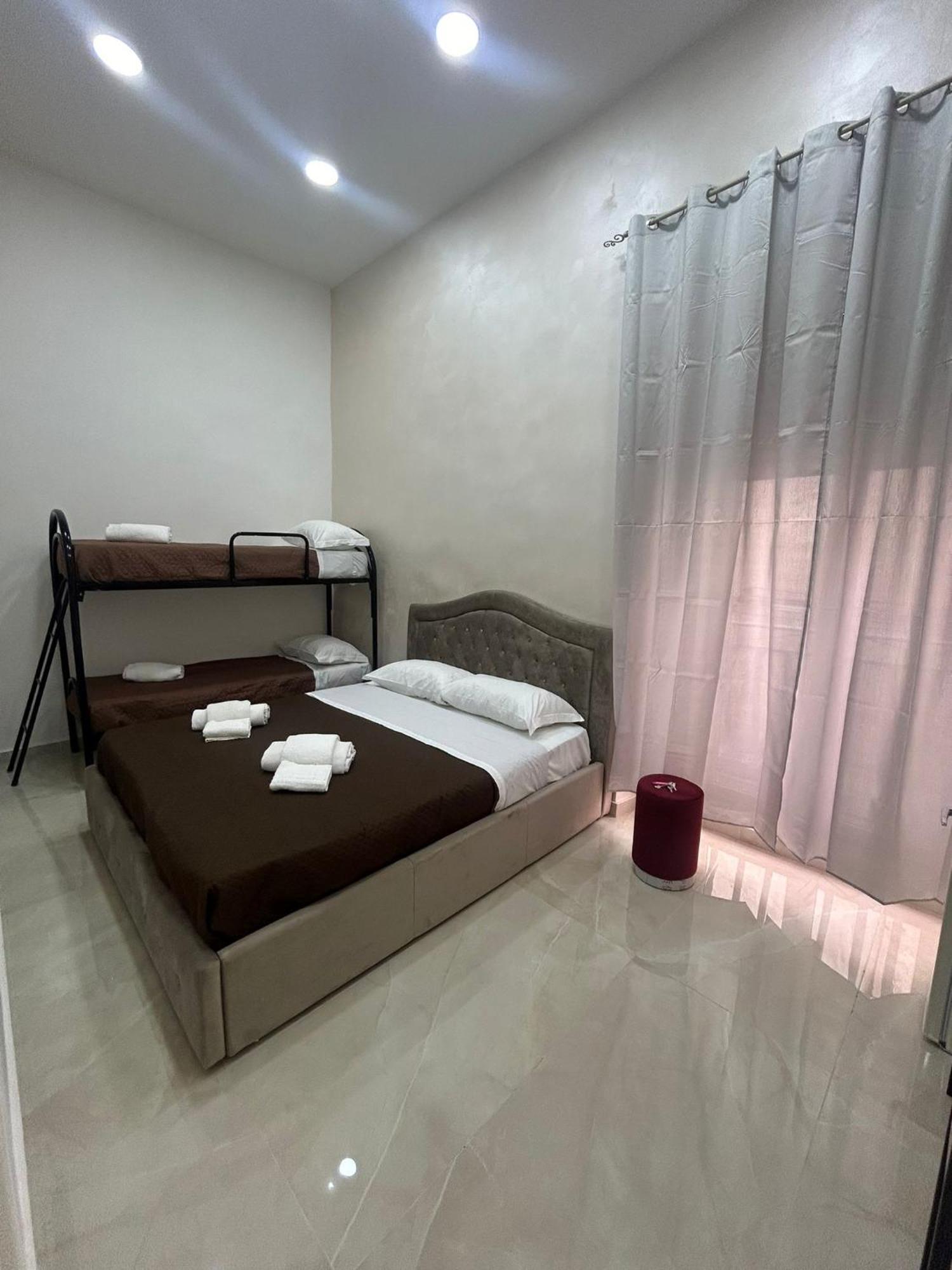 Luxury Rooms Carbonara 95 Napoli Exterior foto
